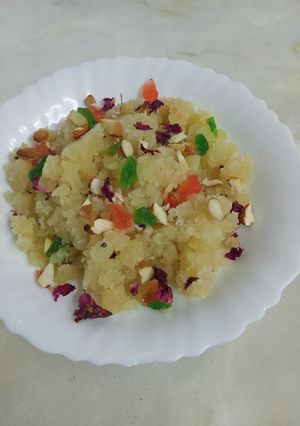 A picture of سوجی کا حلوہ.