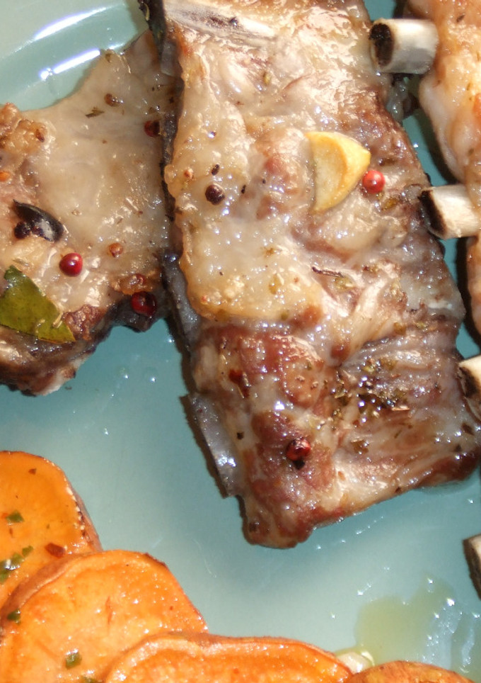 Una foto de Costillas de cerdo ibérico horneadas