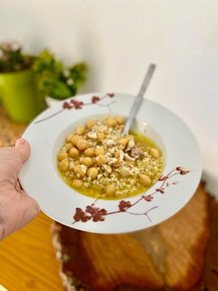Una foto de Sopa de arroz con garbanzos