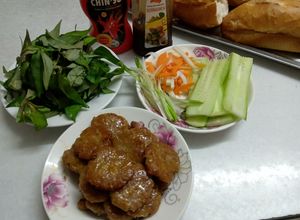 Hình của món Bánh Mì Thịt Nướng Vỉa Hè.