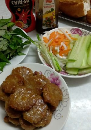 Hình của món Bánh Mì Thịt Nướng Vỉa Hè.
