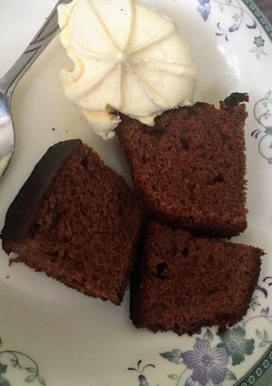 A picture of 3 ingredients. Brownies.