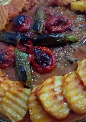 O poză a rețetei Kebab  cu cartofi la cuptor.