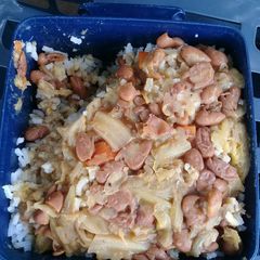A picture of Brown beans with cabbage.