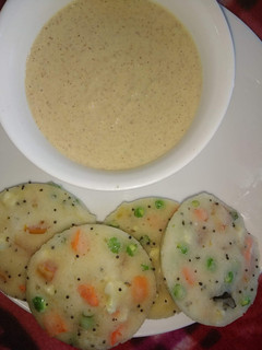 सूजी वेज इडली (Suji veg idli recipe in Hindi) रेसिपी मुख्य फोटो