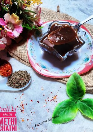 A picture of Imli ki khatti meethi chutney.