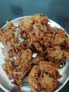 பக்கோடா(pakoda recipe in tamil) செய்முறை முக்கிய புகைப்படம்