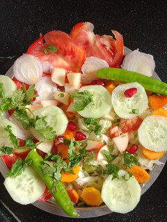 સલાડ (Salad Recipe In Gujarati) રેસીપી મુખ્ય ફોટો