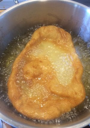 Kovászos burgonyás lángos recept fotója