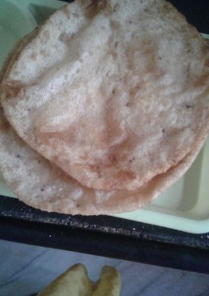 A picture of Ajwain poori.