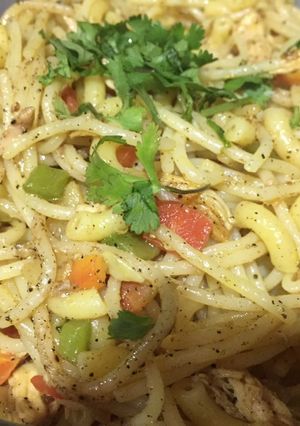A picture of Chicken veg spaghettis.
