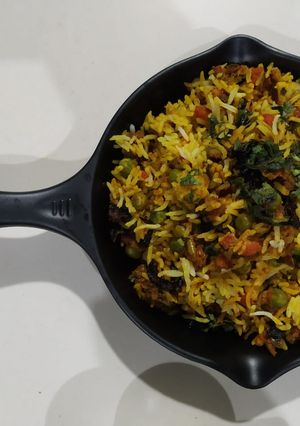 A picture of Tava pulav.