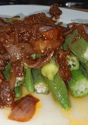 A picture of Steamed okra with shrimp paste.