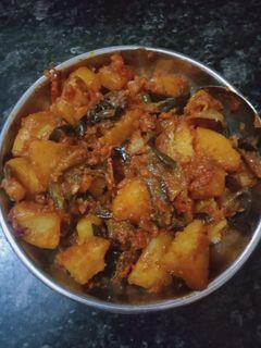 आलू बैंगन की सब्जी (Aloo baingan ki sabzi recipe in hindi) रेसिपी मुख्य फोटो