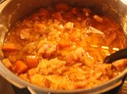 Una foto de repollo blanco con chorizo