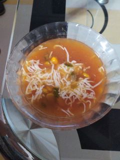 વેજીટેબલ ચીઝ કોર્ન સુપ(Veg cheese corn soup recipe in gujarati) રેસીપી મુખ્ય ફોટો