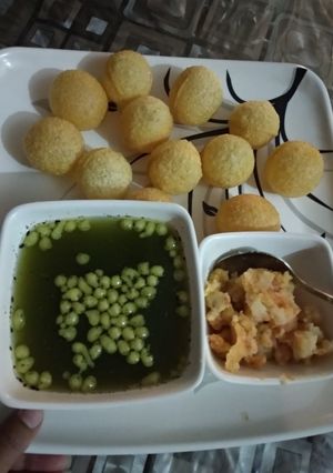 A picture of Golgappe ka pani.