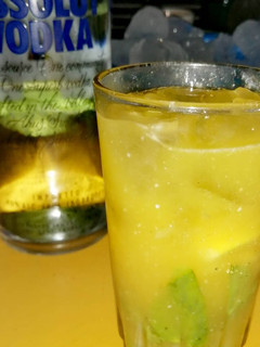 Una foto de Mojito maracuyá con vodka