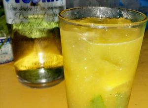 Una foto de Mojito maracuyá con vodka