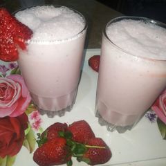 A picture of Strawberry 🍓 shake.