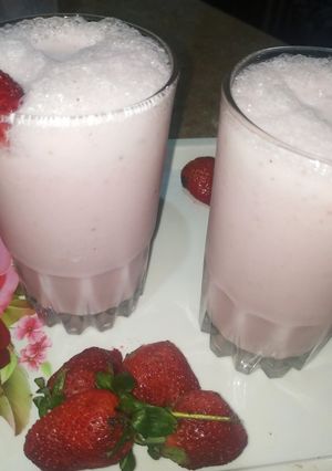 A picture of Strawberry 🍓 shake.