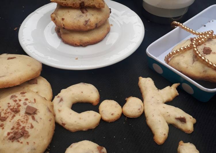 Steps to Prepare Award-winning Chocolate chip cookies