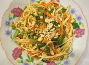 Hình của món Gỏi xoài tép khô.