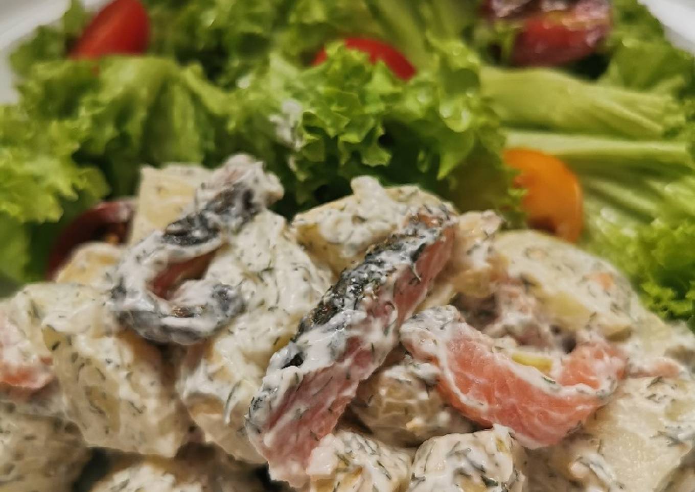 Ensalada de papa y salmón ahumado