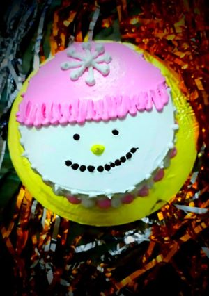 A picture of Snowman face cake.