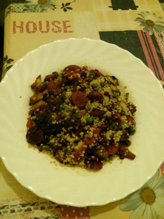 Una foto de Quinoa con verduras en salsa de soja