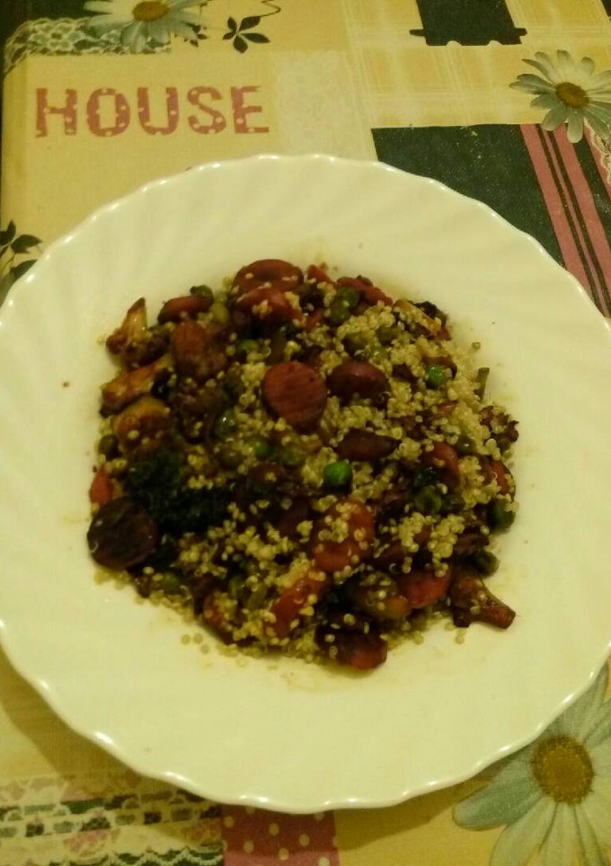 Una foto de Quinoa con verduras en salsa de soja