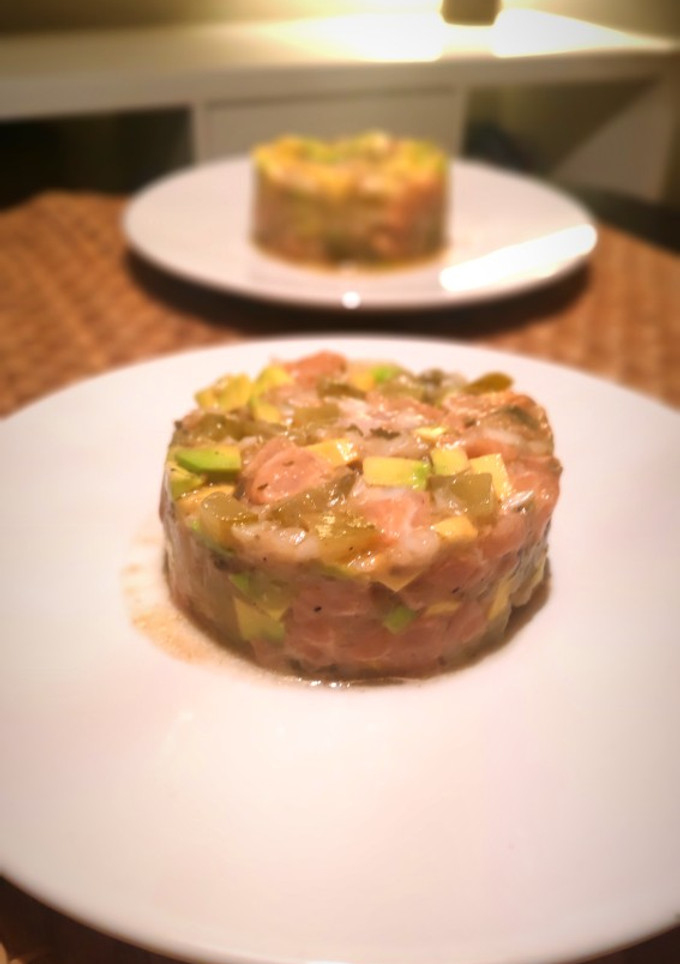 Una foto de Tartar de salmón y aguacate