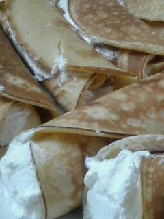 صورة لوصفة كريب حلو بالكريما والموز والعسل 🍌🍧🍴