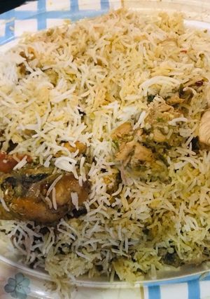 A picture of Chicken biryani.