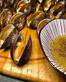 Sò Lông Nướng Mọi Chấm Sốt Ớt Xanh