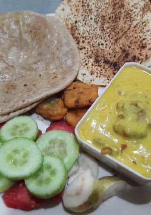 A picture of Pakode wali kadi.