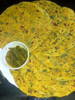 मेथी के पराठे (methi ke parathe recipe in Hindi) रेसिपी मुख्य फोटो