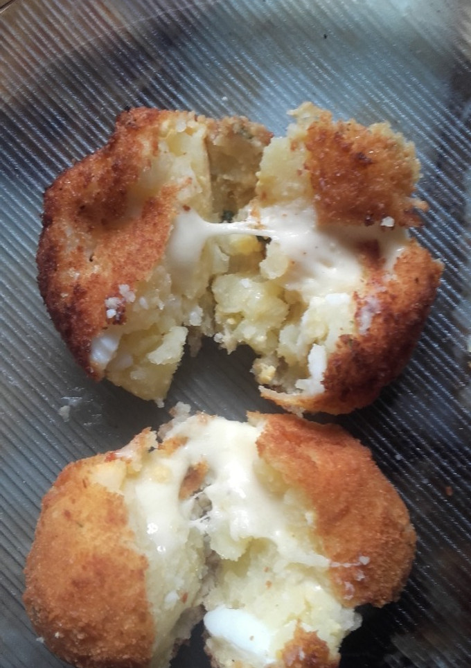 Una foto de Bombas de papa rellenas