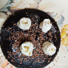 A picture of Oreo biscuits cake.