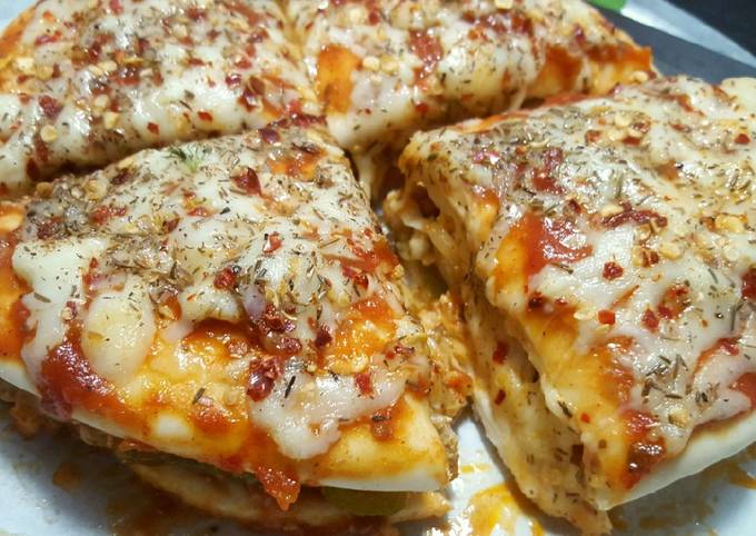 Pizza Sandwich 😋 Recipe by Savaira Momin - Cookpad