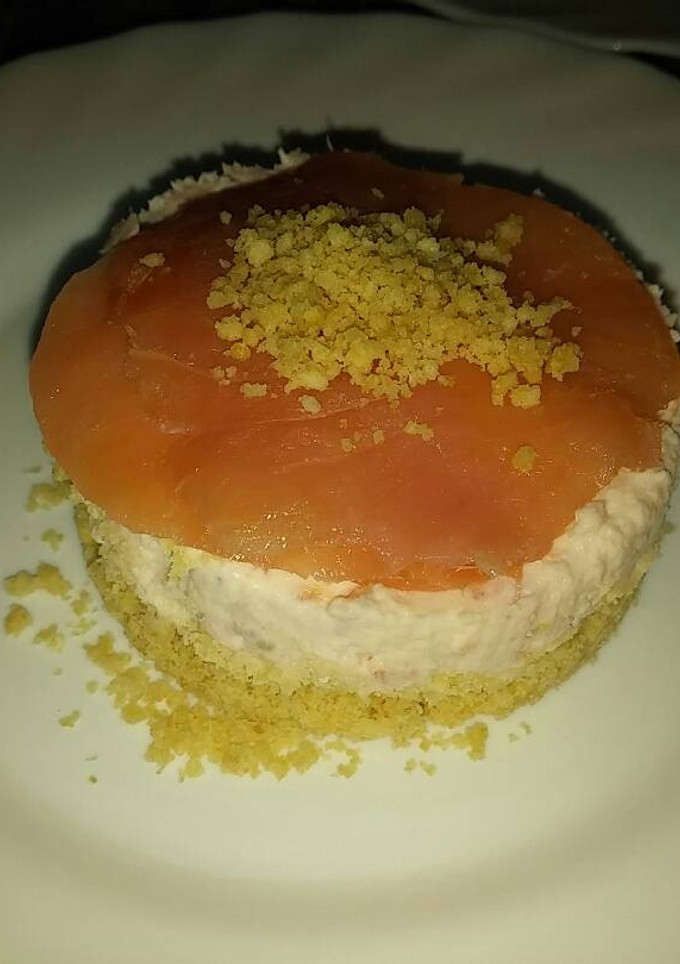 Una foto de Cheesecake de salmón