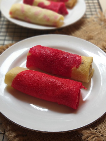 Bagaimana Membuat Dadar Gulung Merdeka Enak