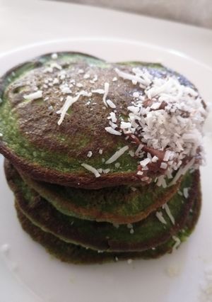 Una foto de Hot cakes de espinaca 🥞🌿/ low carb / cetogénica