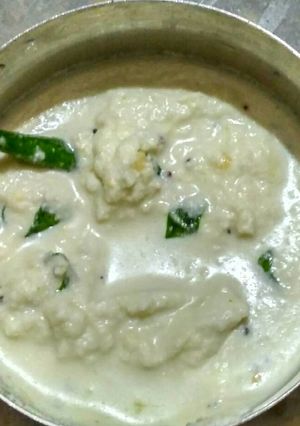 A picture of Nariyal chutney.
