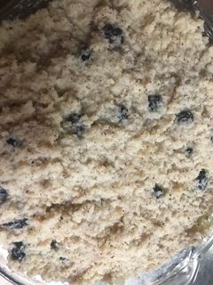 Una foto de Dulce de coco con uvas pasas