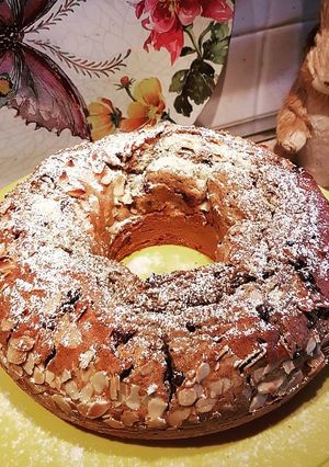 Foto di Ciambella mandorle e gocce di cioccolato