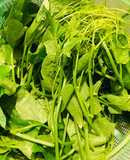 Đọt su su xào tỏi và tóp mỡ