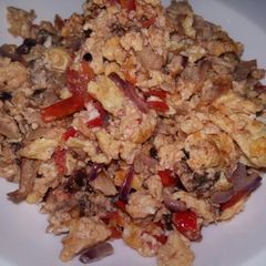 A picture of Omelette with Shredded Grilled Chicken.