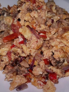 A picture of Omelette with Shredded Grilled Chicken.