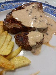 Una foto de Solomillo de ternera con salsa a la pimienta